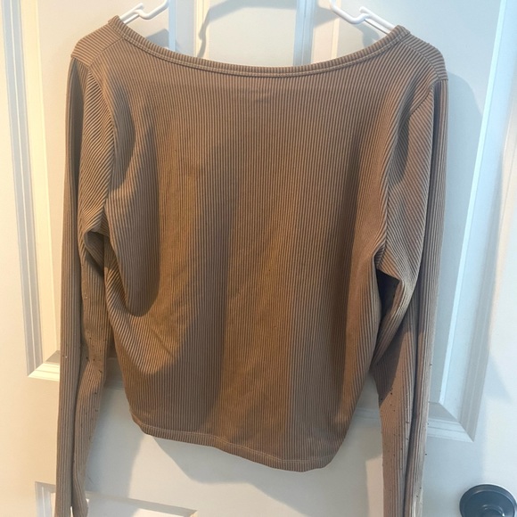 Hollister brown fitted/cropped top - Picture 2 of 3